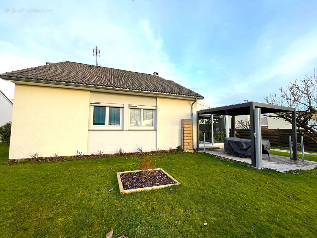 Maison à ARPAJON-SUR-CERE