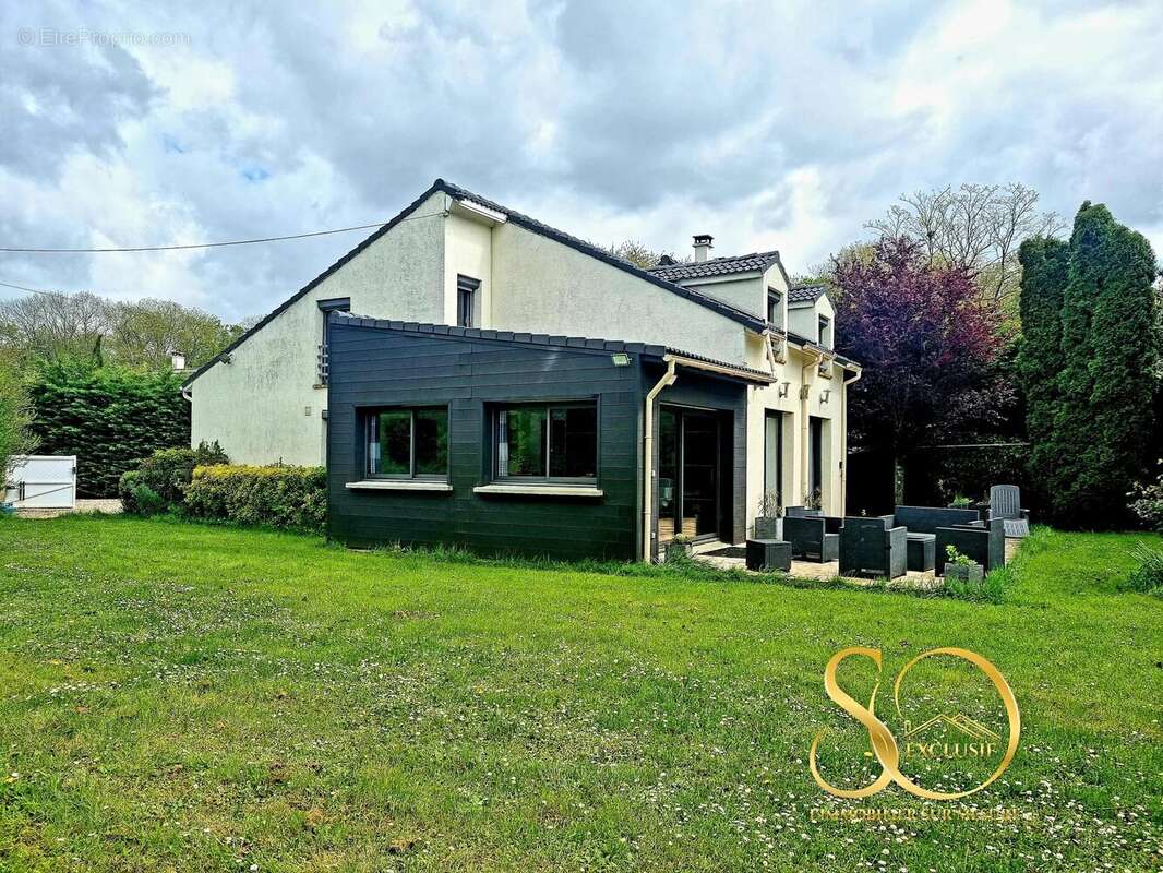 Maison à FEUCHEROLLES