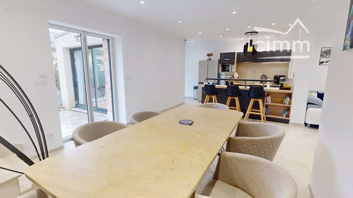 Maison à SAINT-CYR-EN-VAL