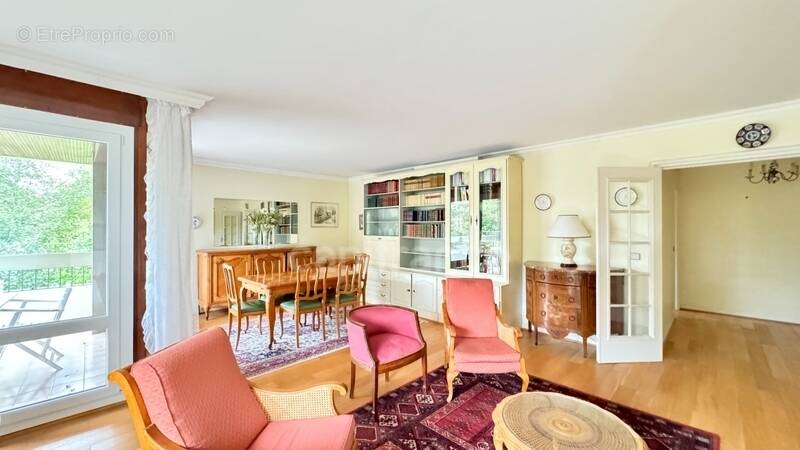 Appartement à NOISY-LE-ROI