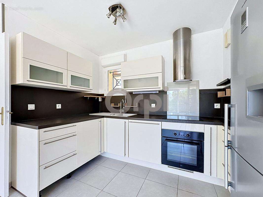 Appartement à ROQUEBRUNE-SUR-ARGENS