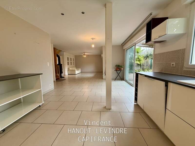 Maison à VILLEVEQUE