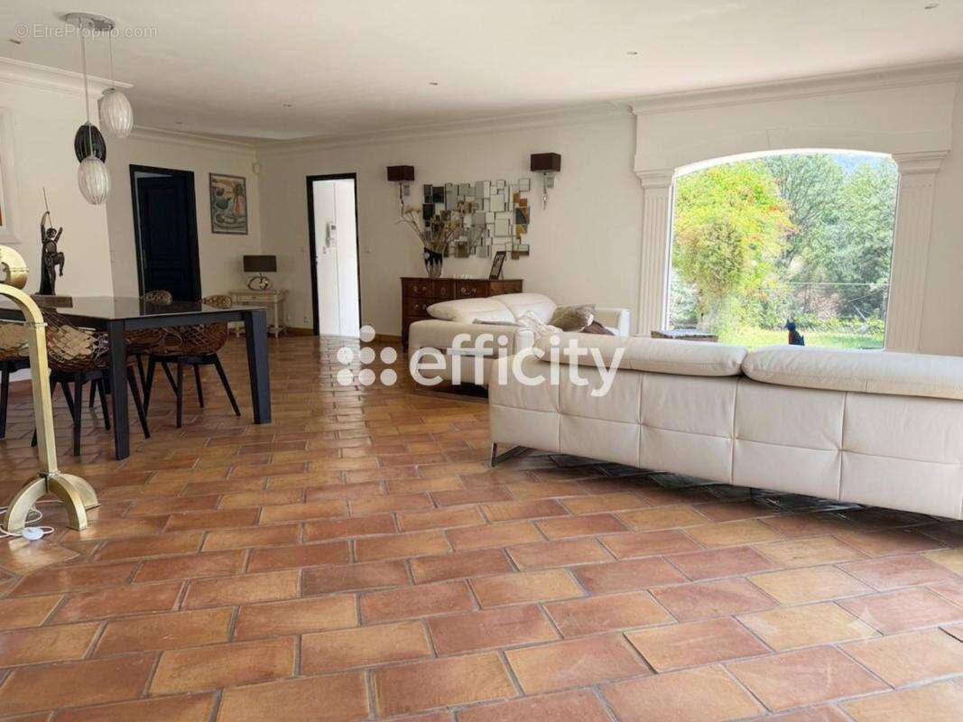 Maison 135 m² à Saint-Martin-Du-Var  - photo 3
