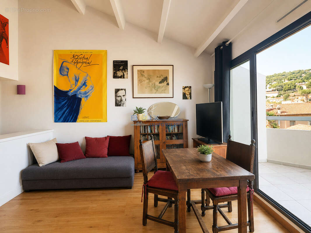 A vendre 2 pieces mezzanine avec terrasse au dernier etage a la corniche a sete - photo 2