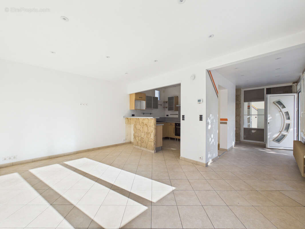 Maison à SARTROUVILLE