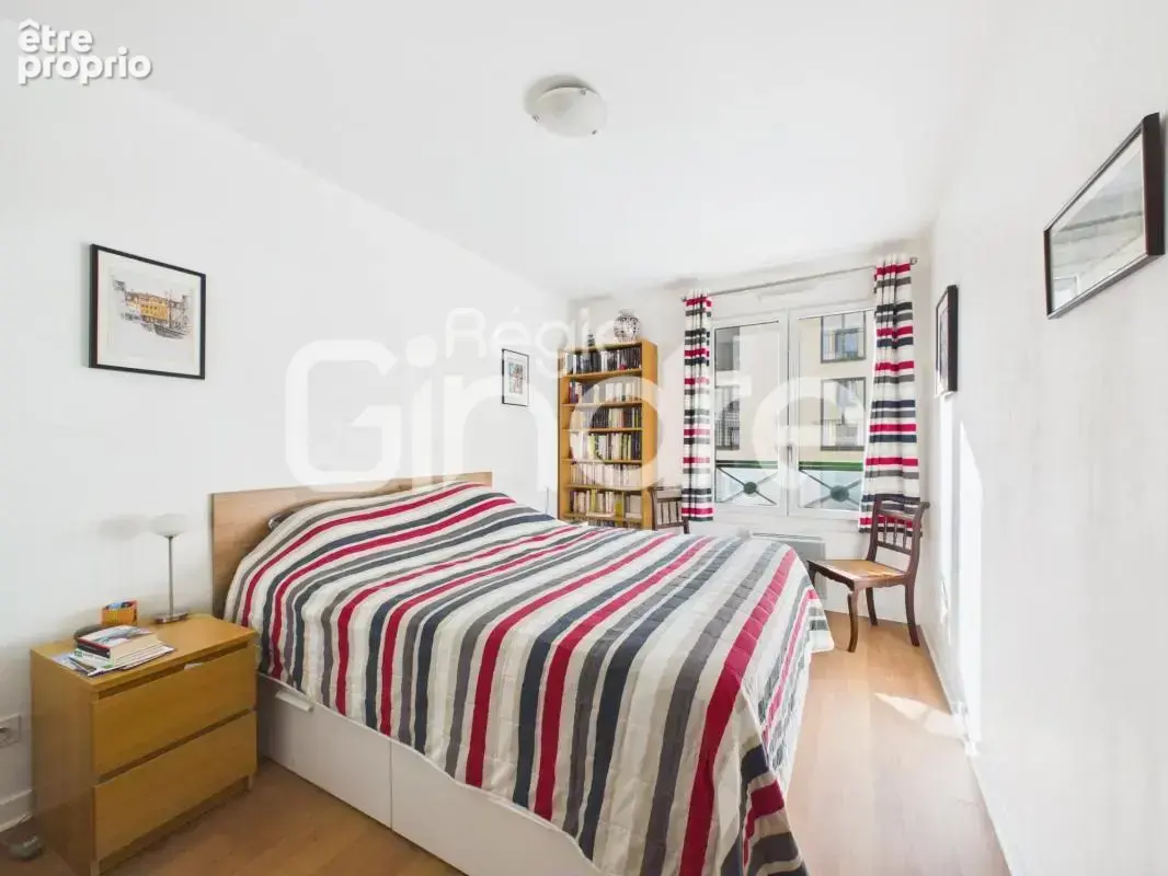 Vente - Appartement - 3 pièces + cuisine - 72 m² - 350 000 € - - photo 3