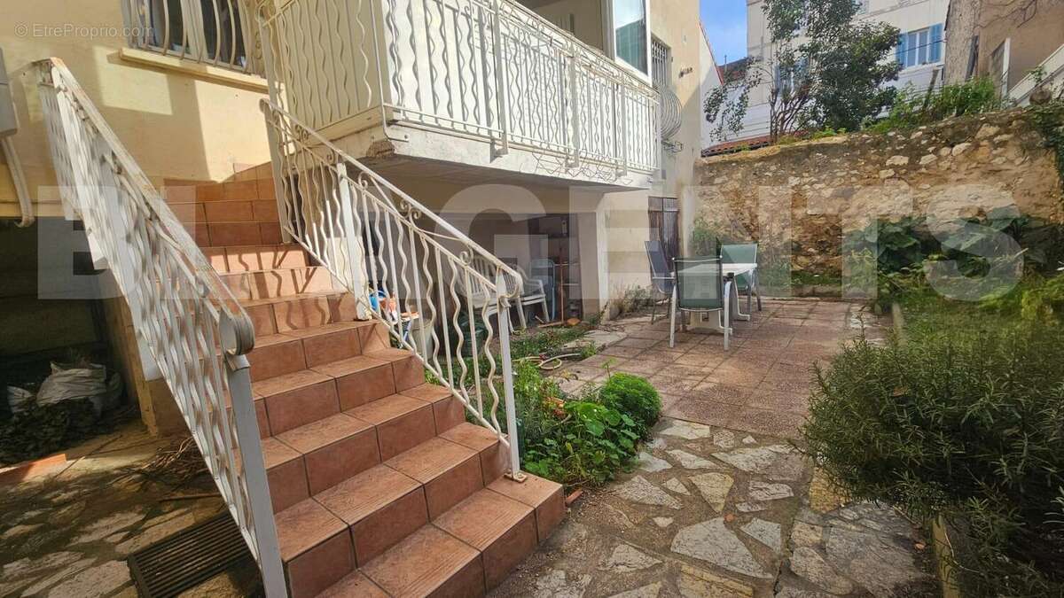IMG-20251205-WA0049 - Maison à MARSEILLE-4E