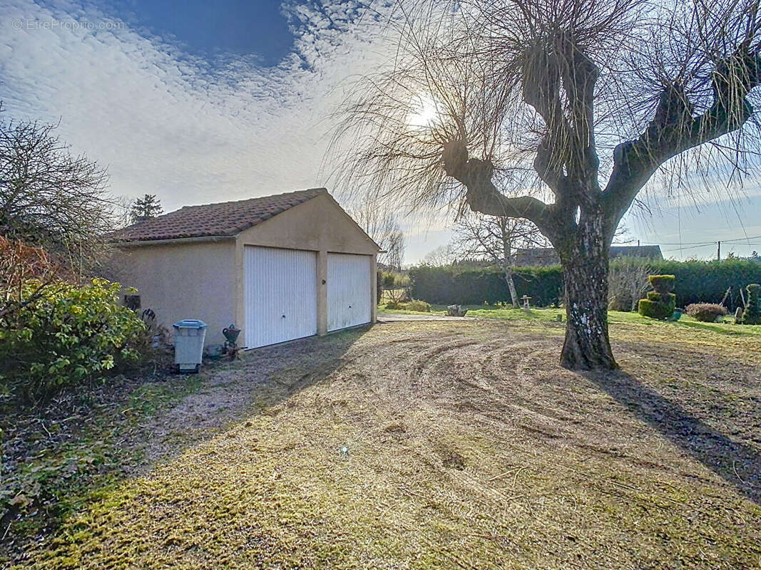 Maison à SAINT-JUNIEN