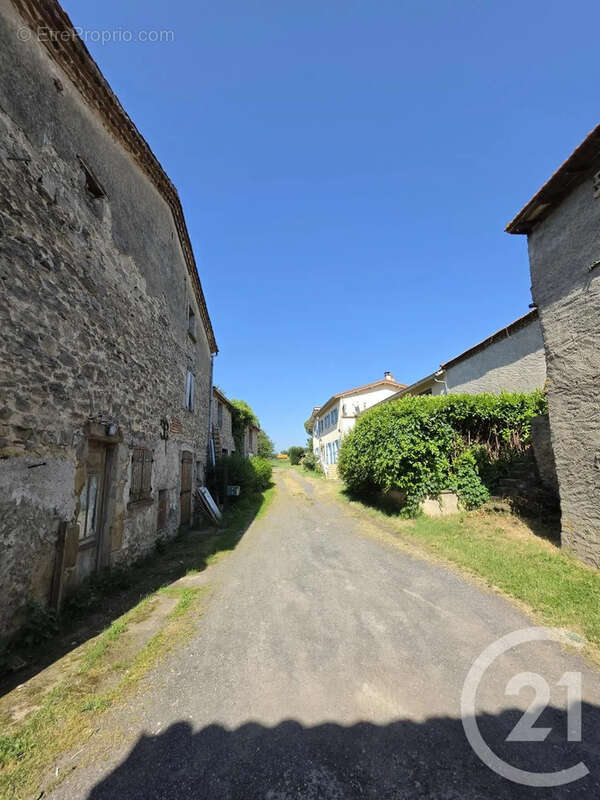 Maison à BOURNONCLE-SAINT-PIERRE