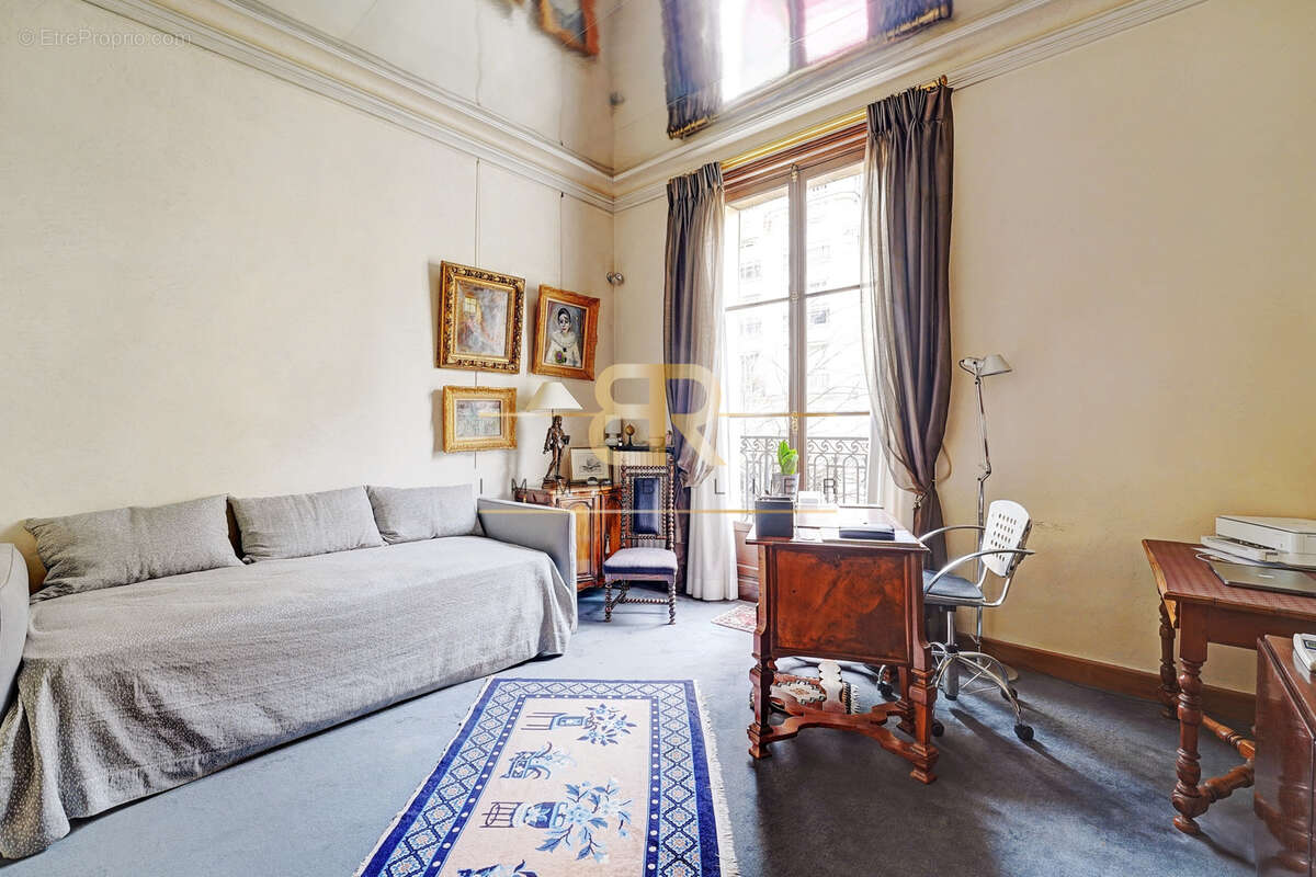 Appartement à PARIS-7E