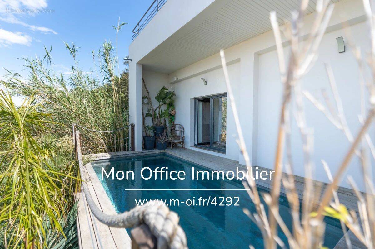 Photo Maison à Saint-Raphael au prix de 1 100 000€