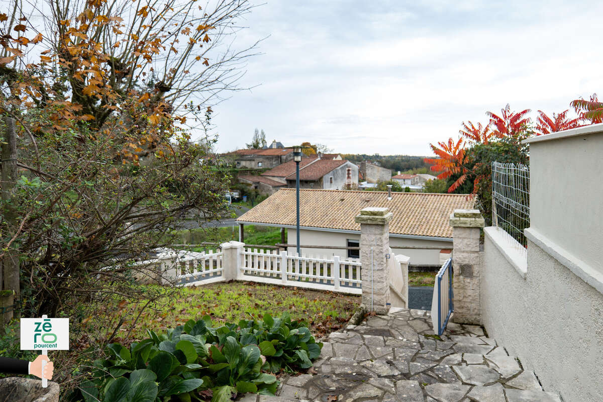 Maison à L'ORBRIE