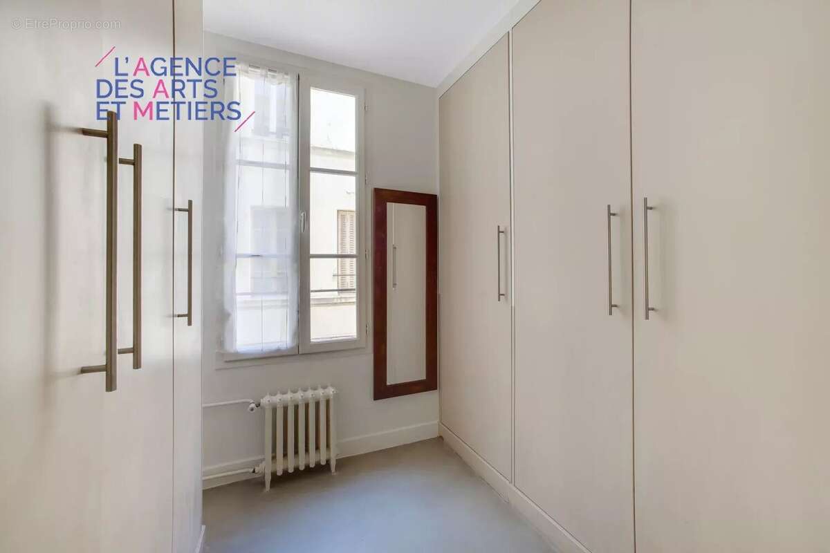 Appartement à PARIS-17E