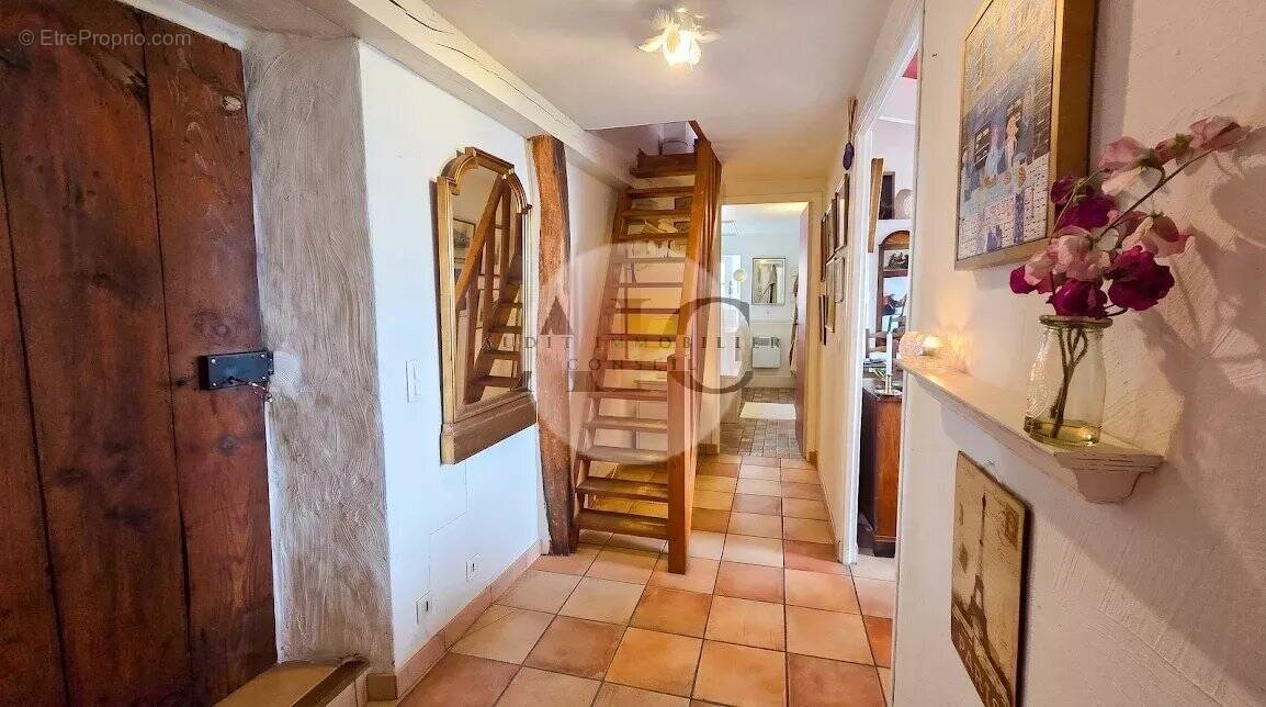 Appartement à FAYENCE