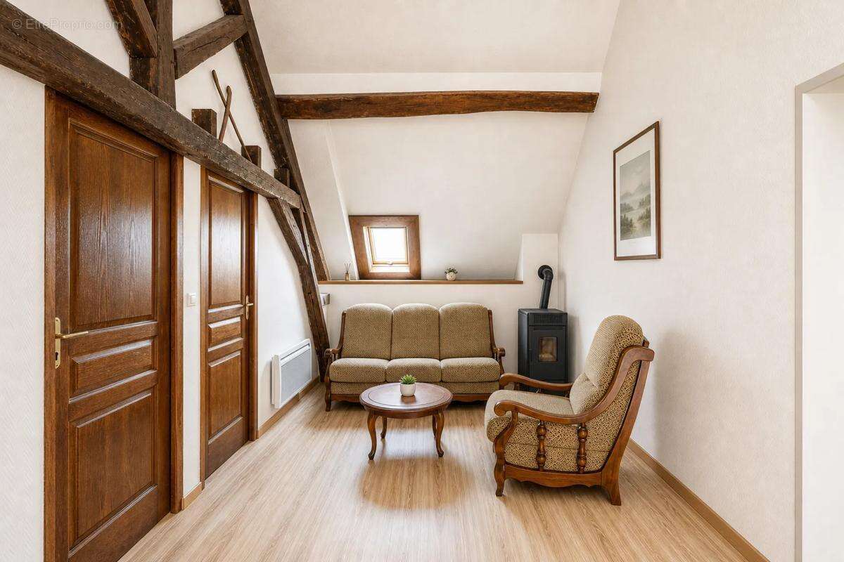 Ancien corps de ferme divisé en 3 logements indépendants ! - photo 16