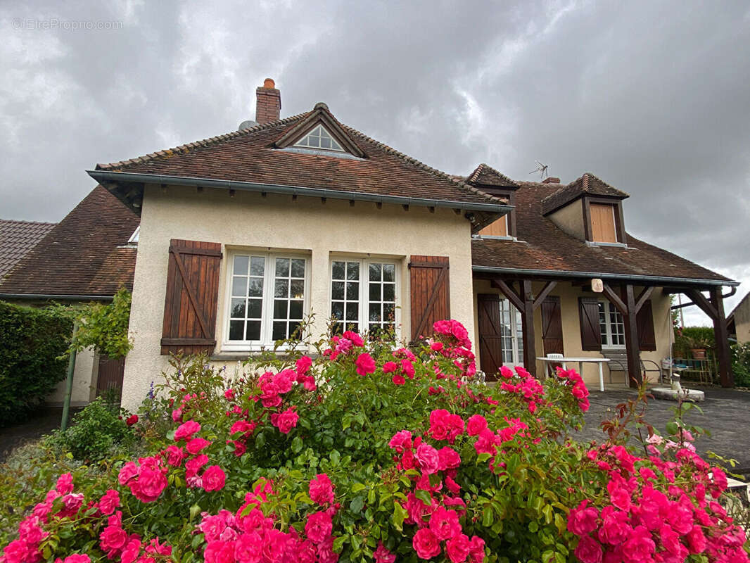 Maison à LA CHAPELLE-LA-REINE