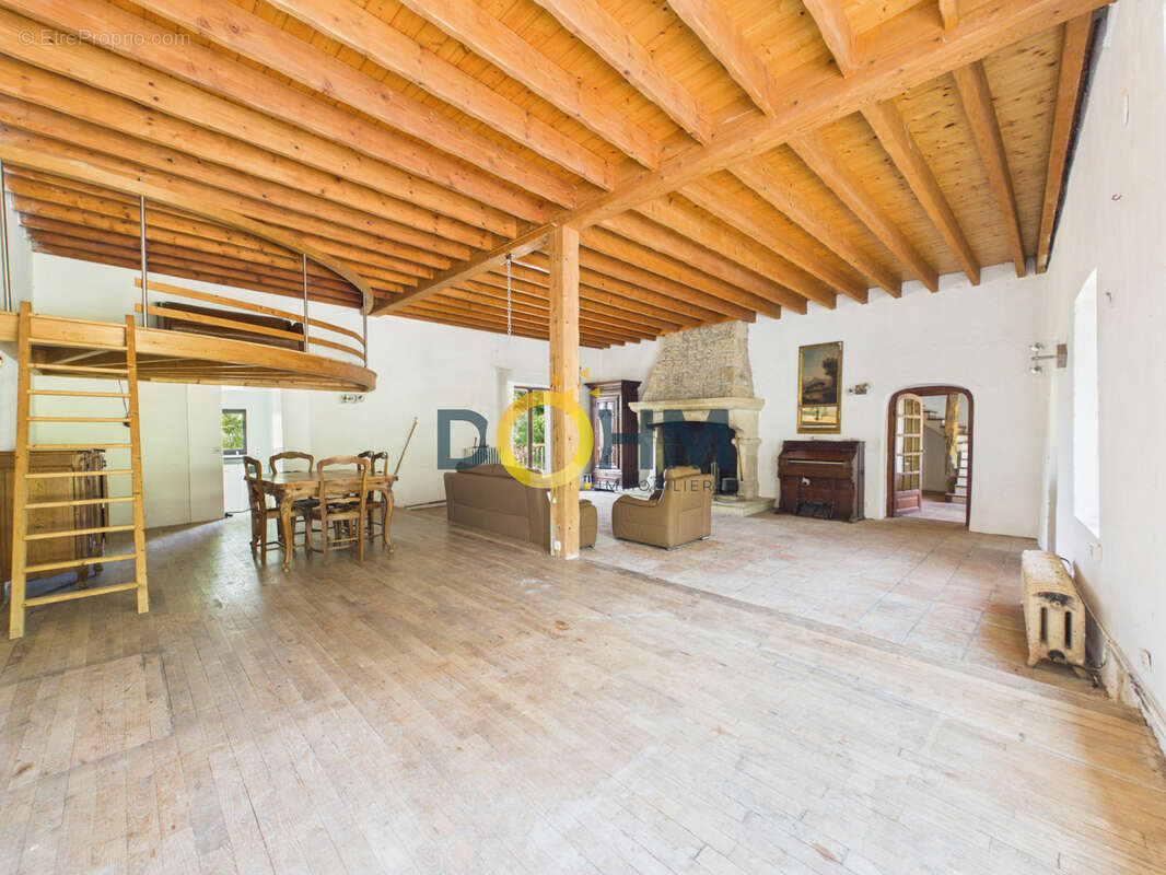 Maison à SAINT-JUST-SAINT-RAMBERT