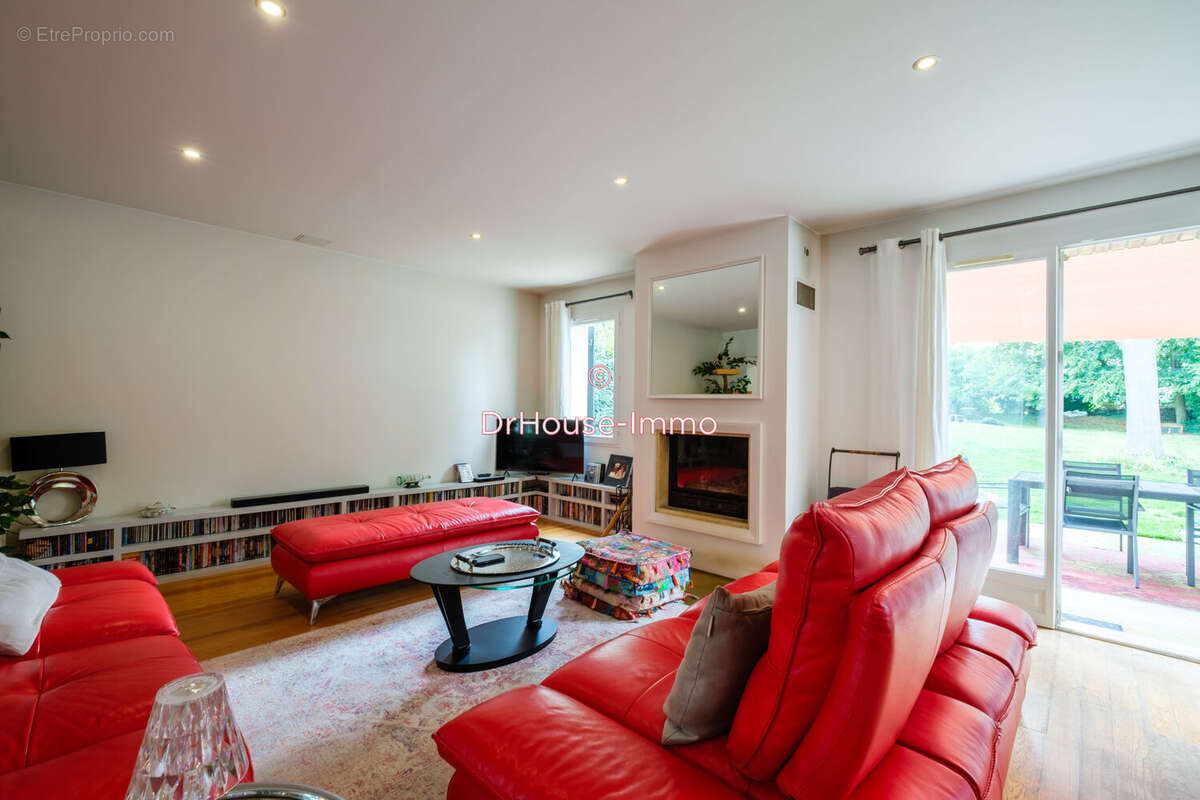 Maison à FEUCHEROLLES