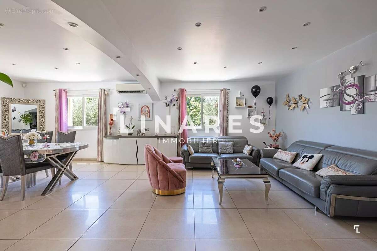 LA GRACIEUSE - Villa T4 de 165m² - Piscine - Parcelle 604m² - 13013 La Batarelle - photo 6