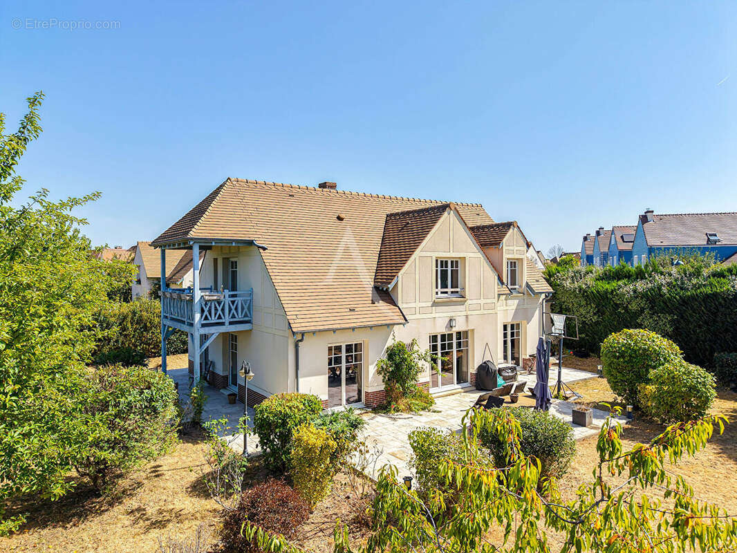 Bailly-Romainvilliers :  Maison familiale de 160 m², terrain 887 m², vue lac - photo 19