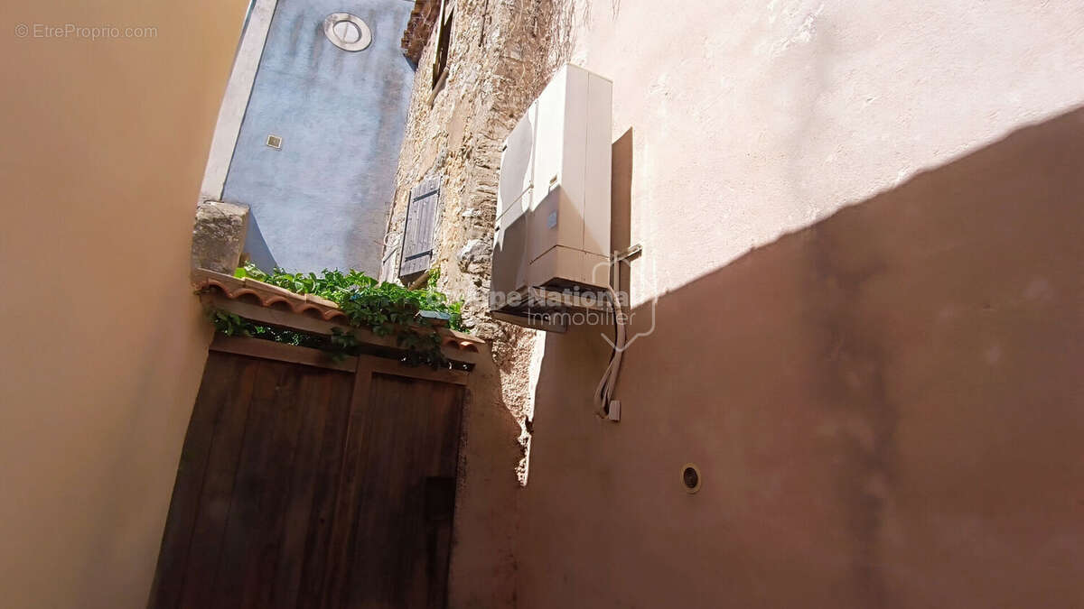 Maison à BESSE-SUR-ISSOLE