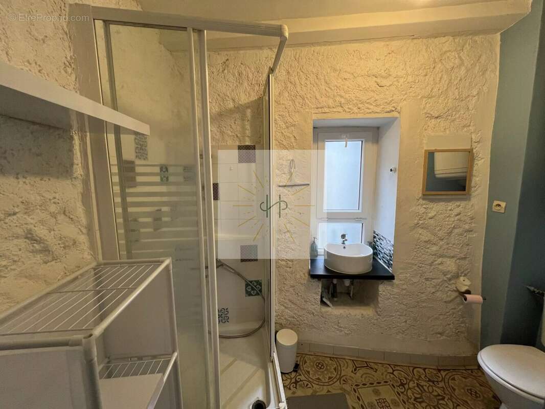 Maison à VILLENEUVE-DE-BERG