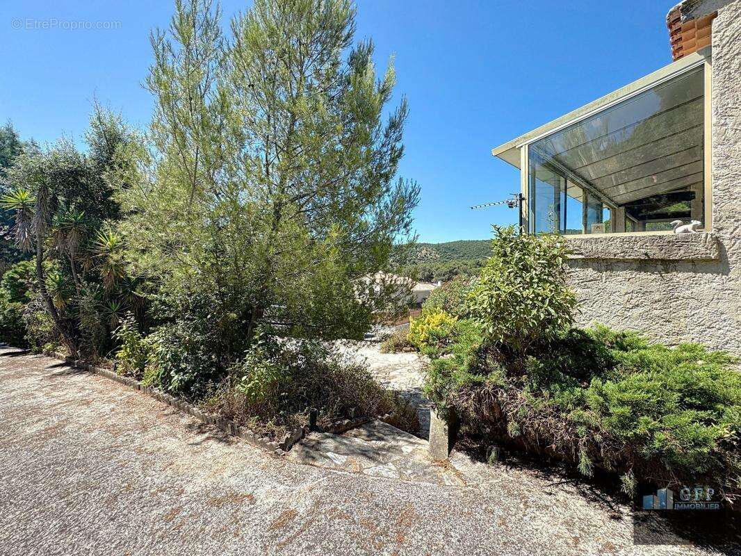 Maison à BORMES-LES-MIMOSAS