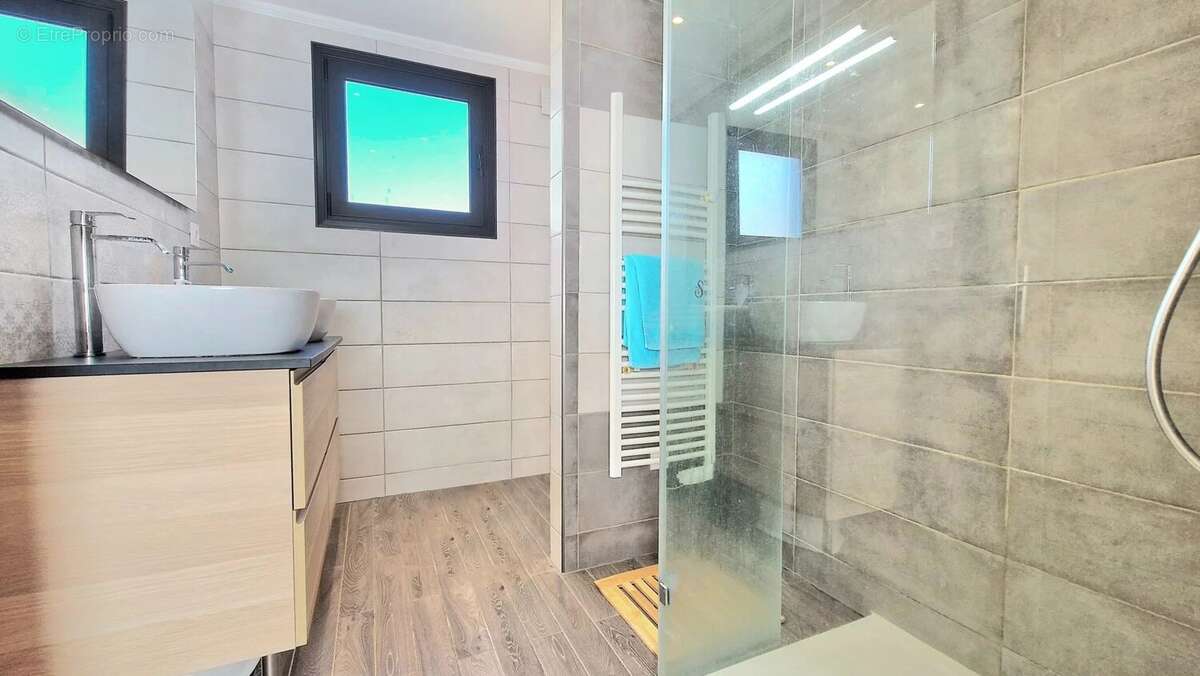 Spacieux chalet moderne T9 à Mijoux - photo 12