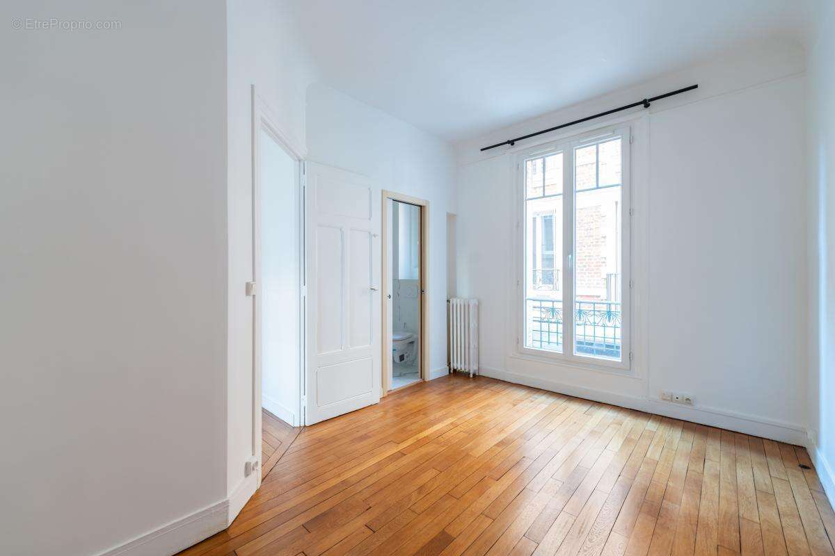 Appartement à PARIS-14E