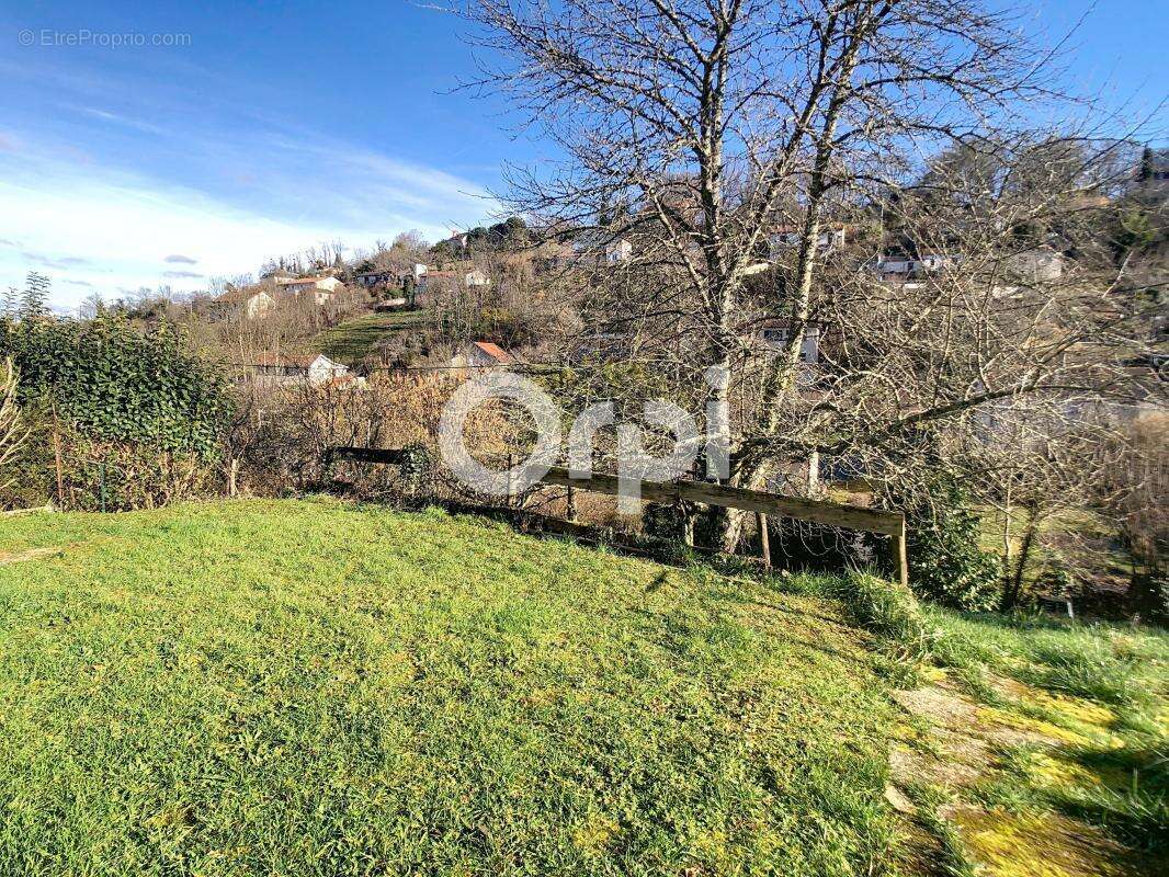 Maison à NOTRE-DAME-DE-SANILHAC