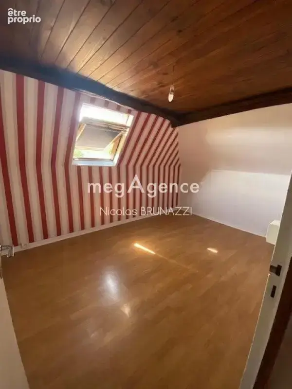 Maison normande de caractère avec dépendance et terrain de 1 900 m² - photo 8