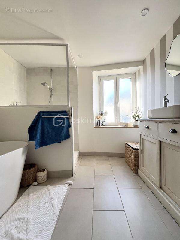 Maison à NEUVILLE-LES-THIS
