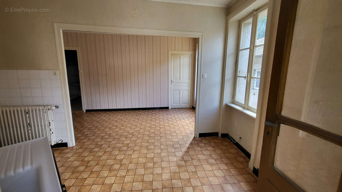 Maison à SAINT-MARTIN-DE-VALAMAS