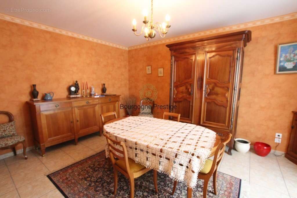 Maison à SENNECEY-LE-GRAND