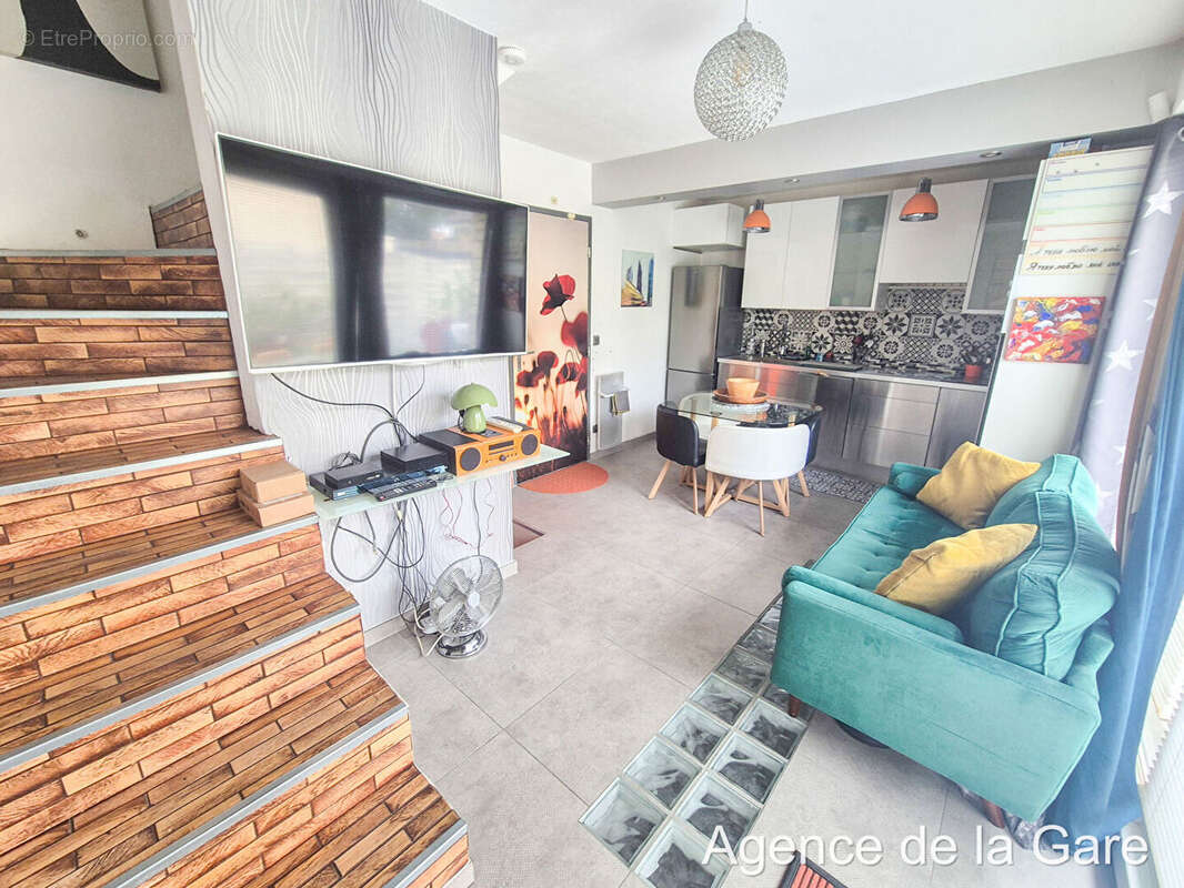 Appartement à SARTROUVILLE