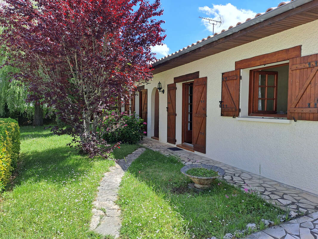 Maison à LEOGNAN