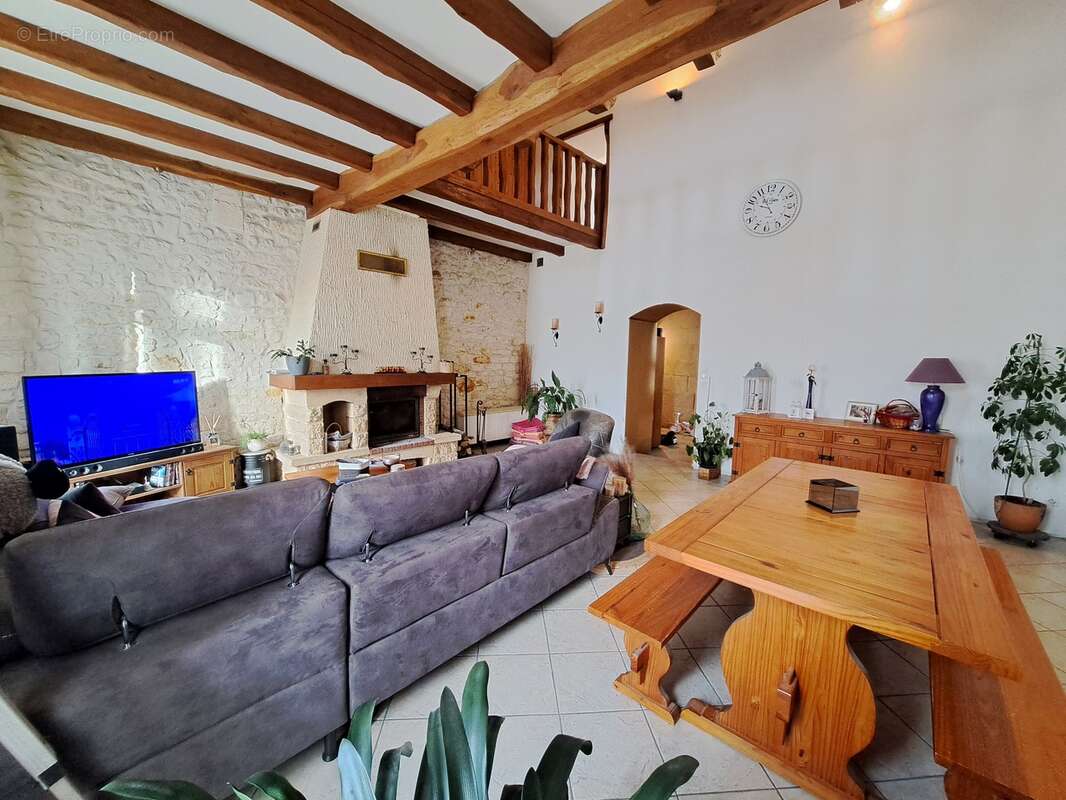 Maison à SAINT-SIGISMOND-DE-CLERMONT