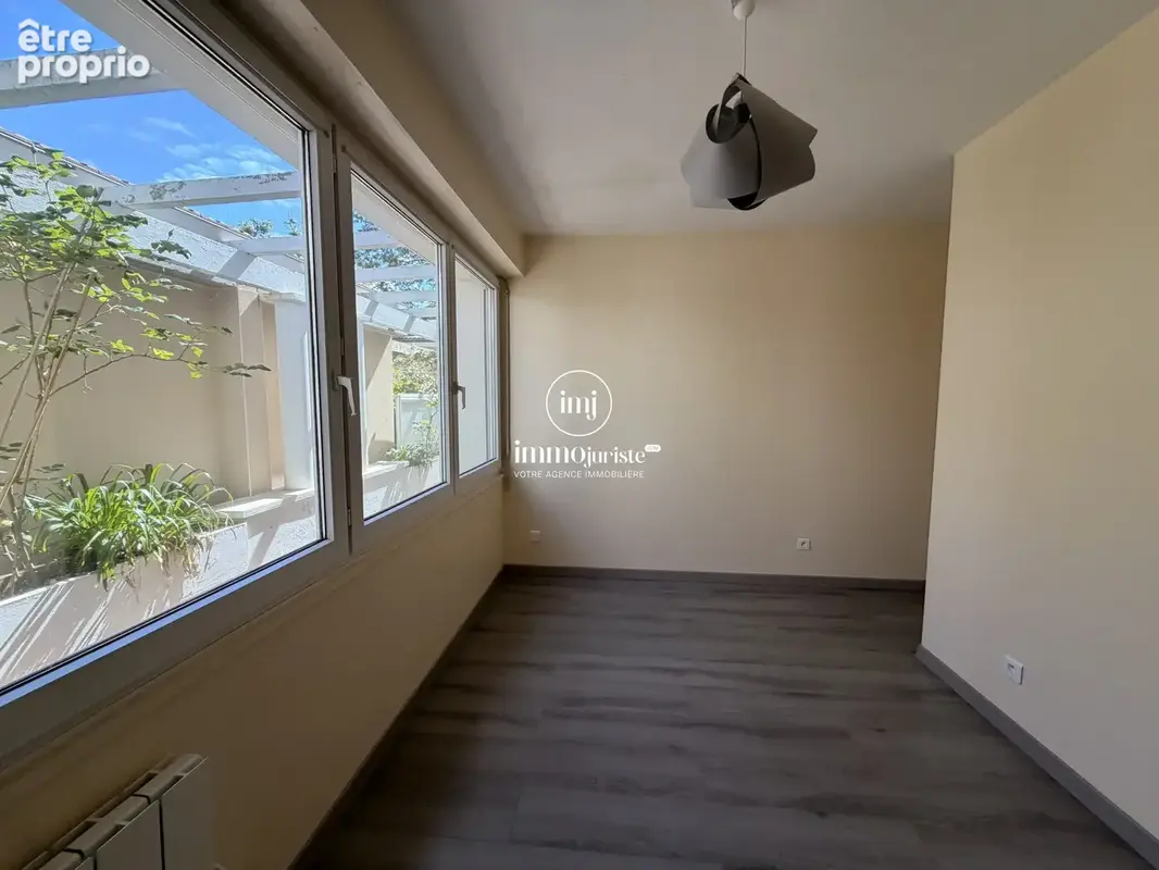 Appartement 5 pièces 82 m² à vendre à Royan (17200) - photo 3