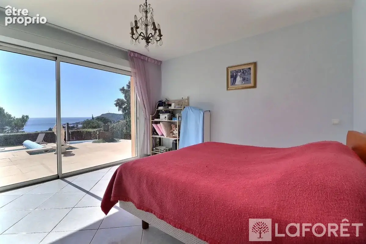 Maison Saint Raphael 6 pièce(s) 240 m2 - photo 8