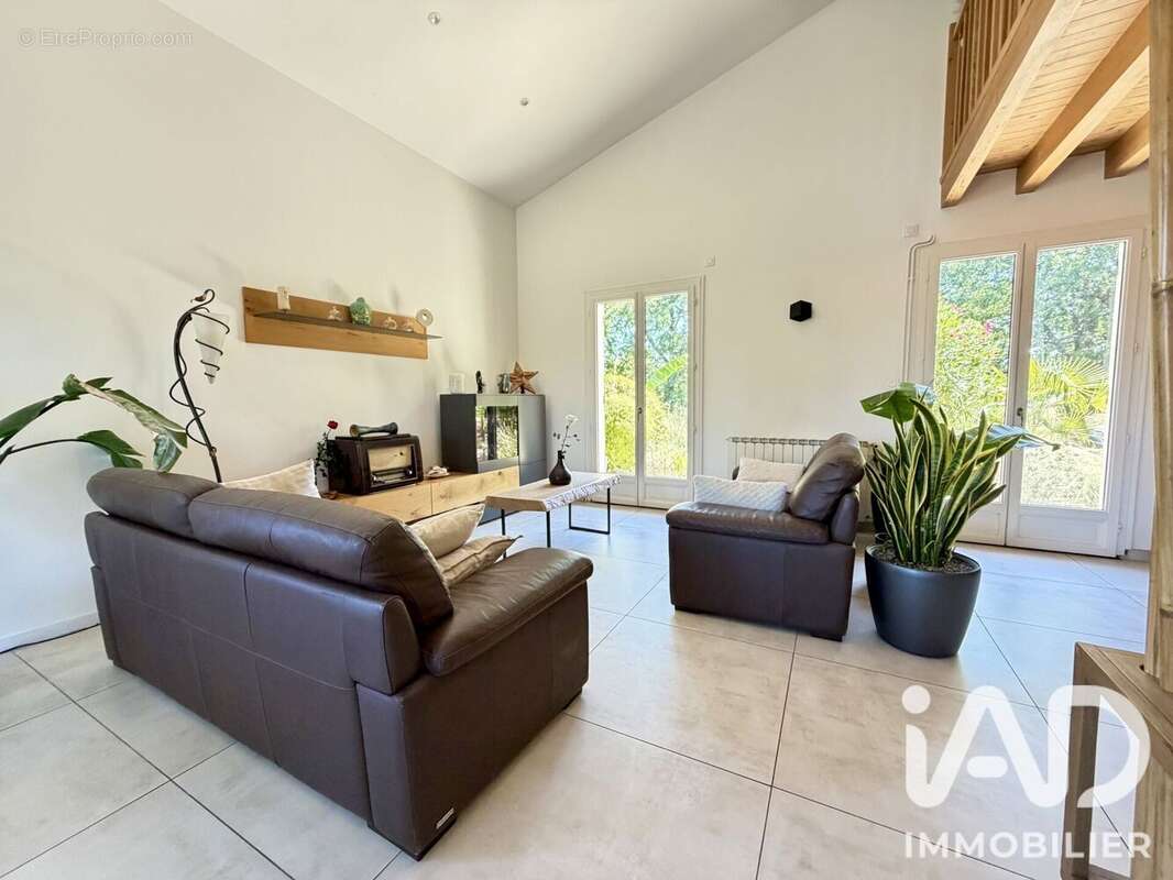 Maison 162 m² à Artigues-Pres-Bordeaux  - photo 3