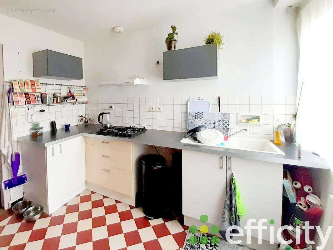 Maison à CONDE-SUR-HUISNE