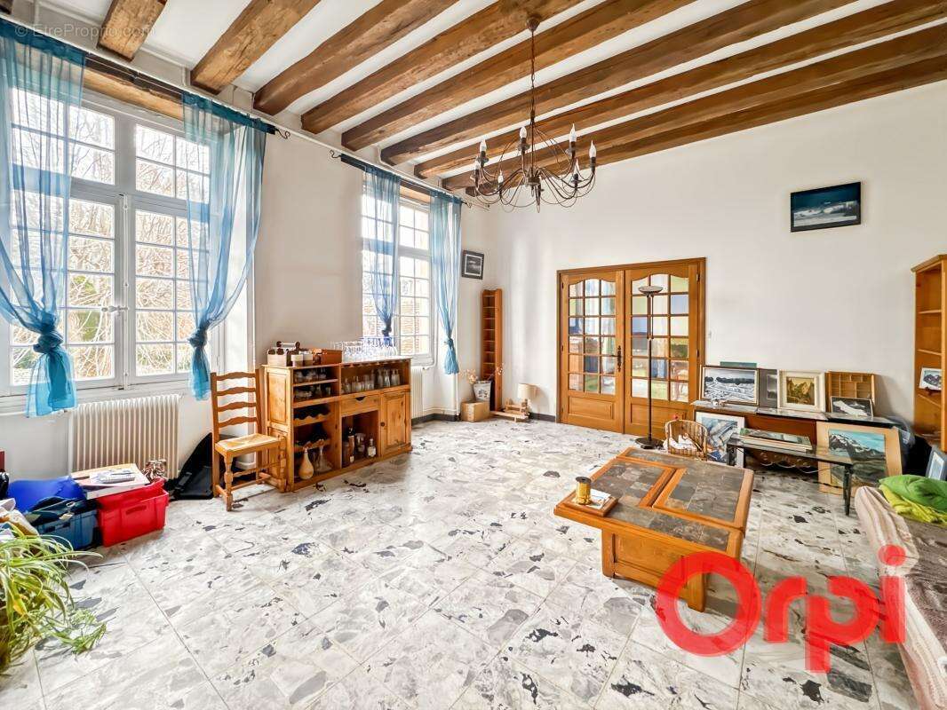 Maison à SAINT-AMAND-MONTROND