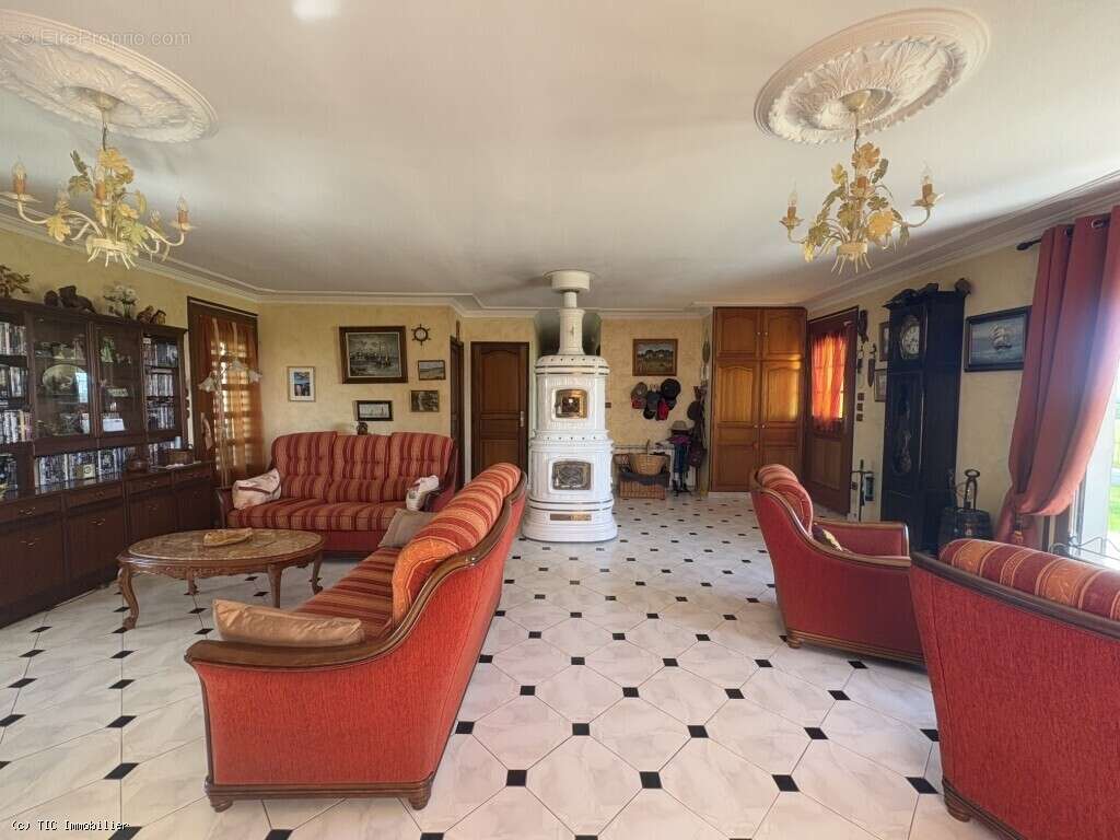 Maison à TONNAY-BOUTONNE