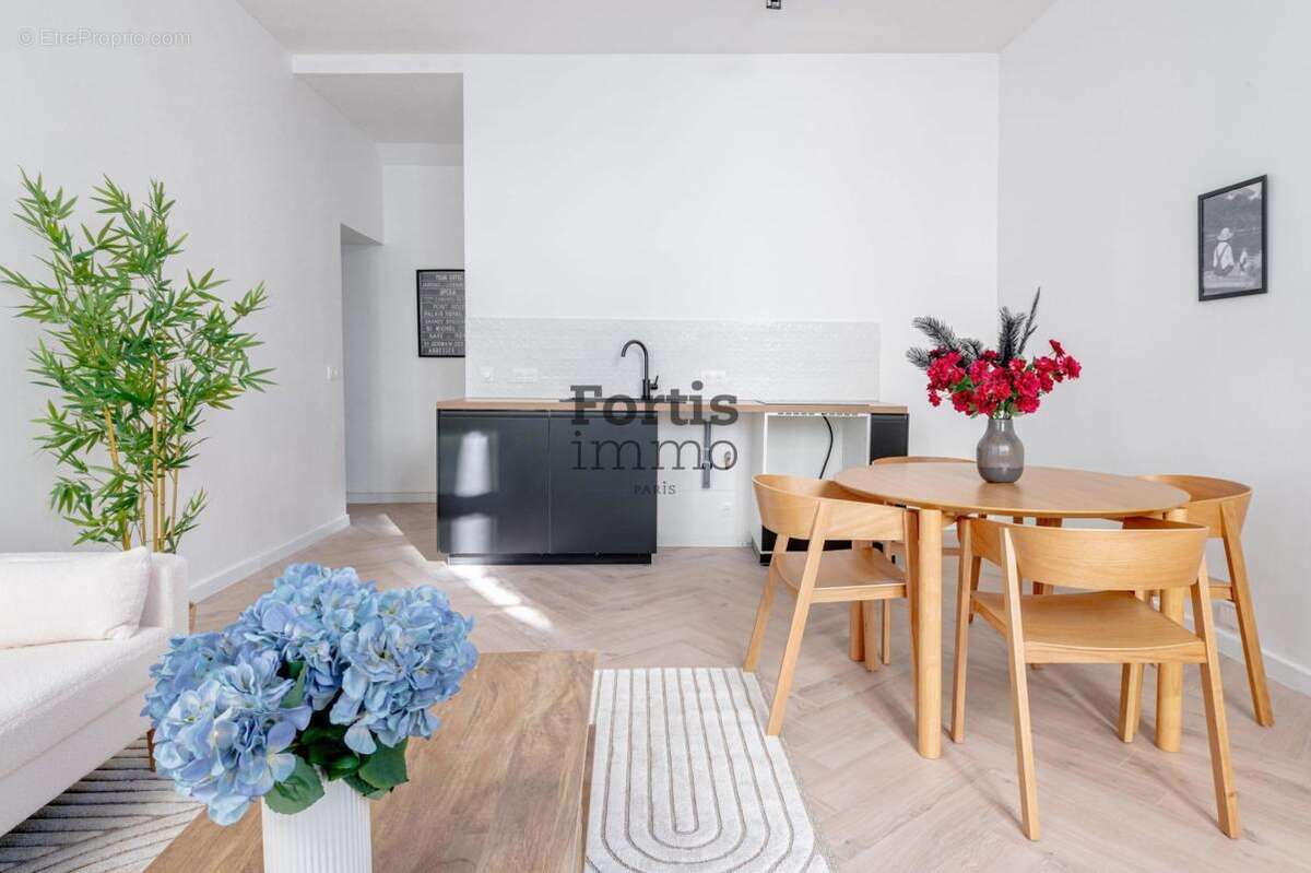 Appartement à PARIS-3E