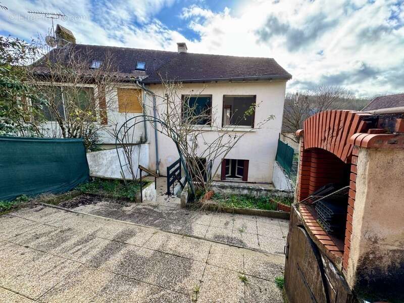 Maison à TERRASSON-LAVILLEDIEU