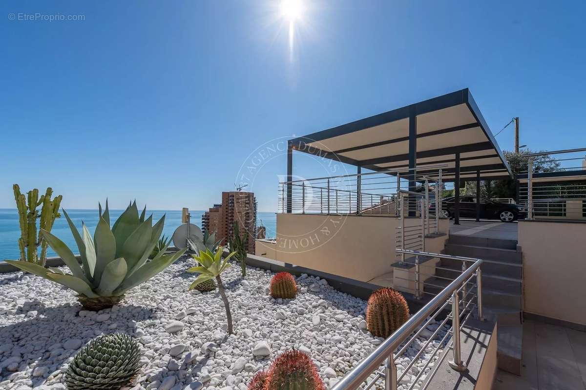 Appartement à ROQUEBRUNE-CAP-MARTIN