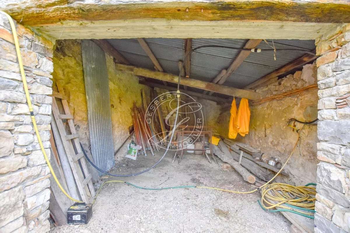 Terrain à MONTFERRAT