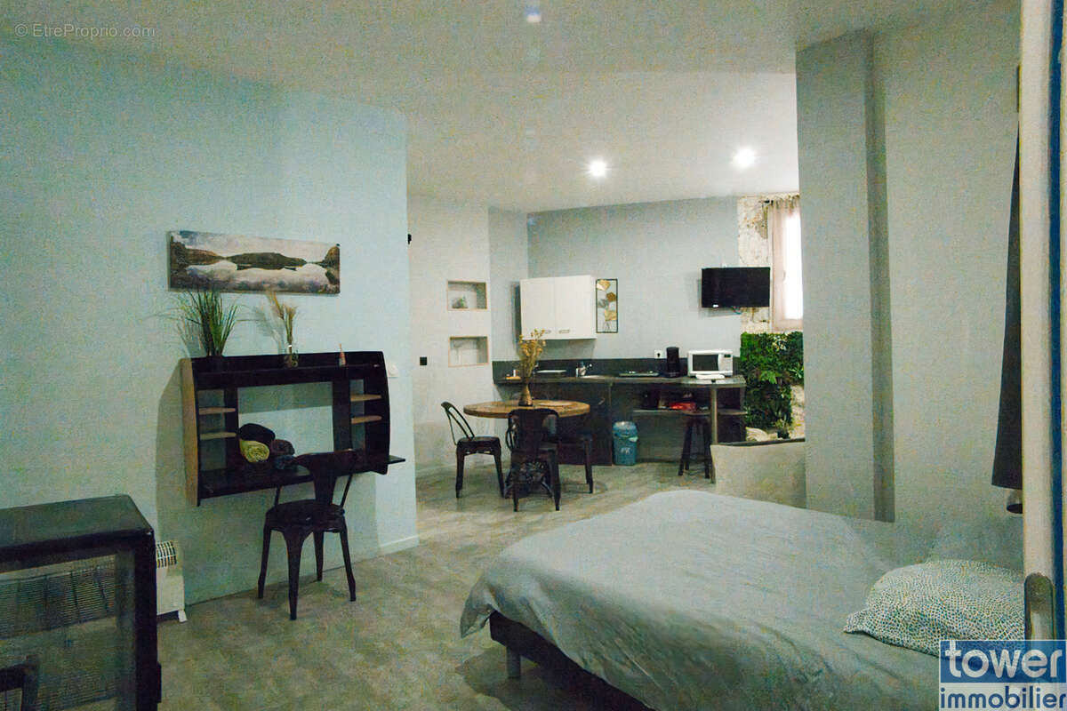 Maison en pierre intégralement restaurée - 166 m2 - 5 pièces + soub. aménagé 162 m2 - Jardinet + Terrasse - photo 26