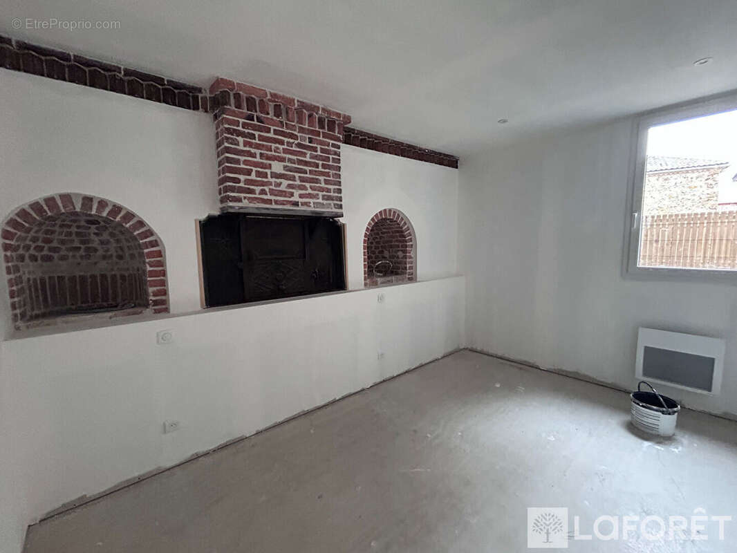 Maison Moustey 8 pièces 220M2- Fort potentiel - photo 3
