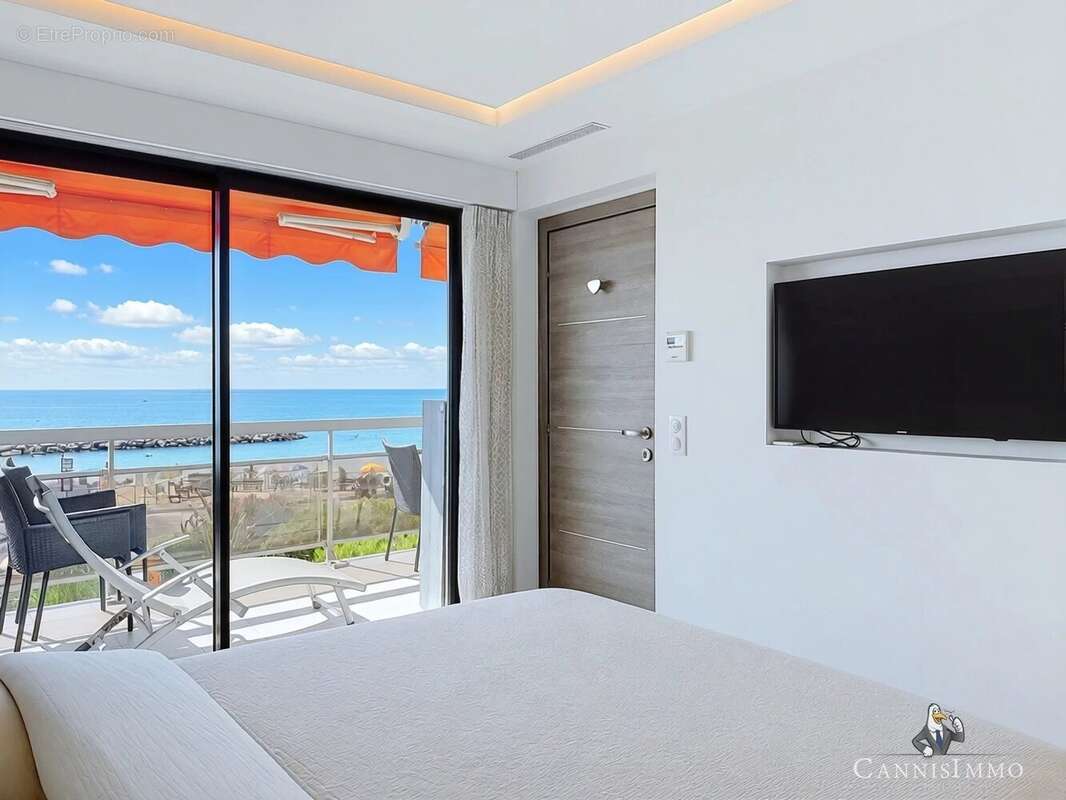 Mandelieu-la-napoule - front de mer grand 2p/3p - terrasse - photo 7
